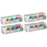 Kind dat creatief speelt met kleurrijke kleiset van Creative Kids.